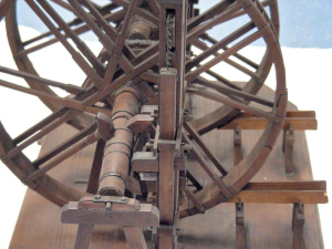 Modell eines historischen Pumpwerks aus der Göttinger Modellkammer. Foto: Oliver Zauzig